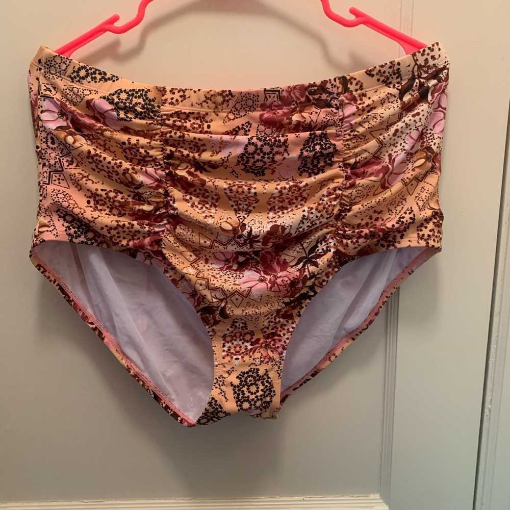 Torrid high waisted rouched swim bottoms NWT